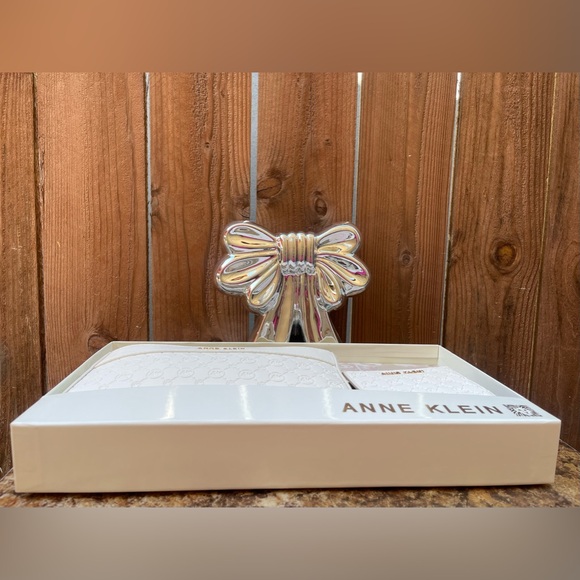 Anne Klein Crossbody & Wallet Set - Picture 12 of 13